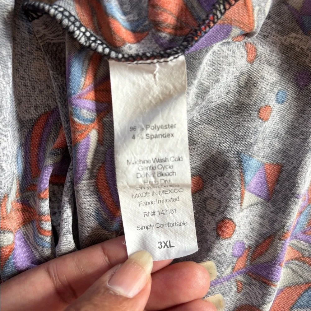 LuLaRoe Woman’s Size 3XL (24/26) Black White Red Abstract Long Maxi Skirt - Picture 5 of 5